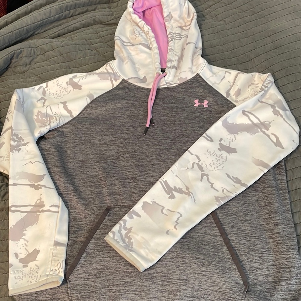 Under armour sweatshirt